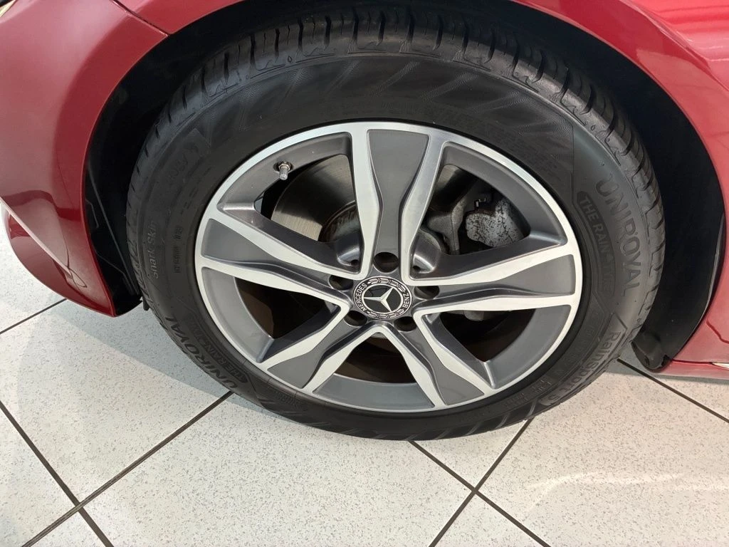 Mercedes-Benz-C-Klasse 300-image-18