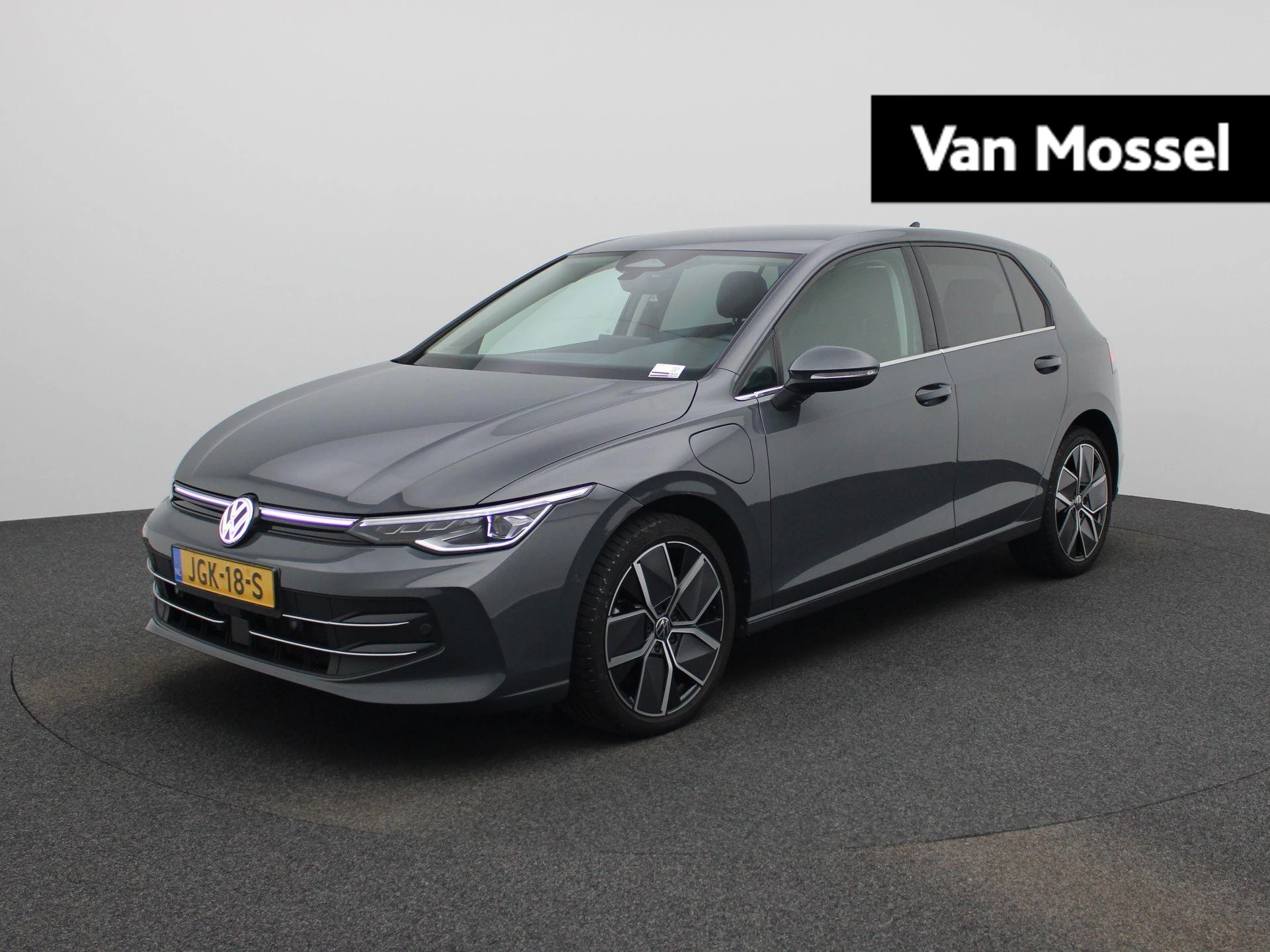 Volkswagen-Golf-image-0