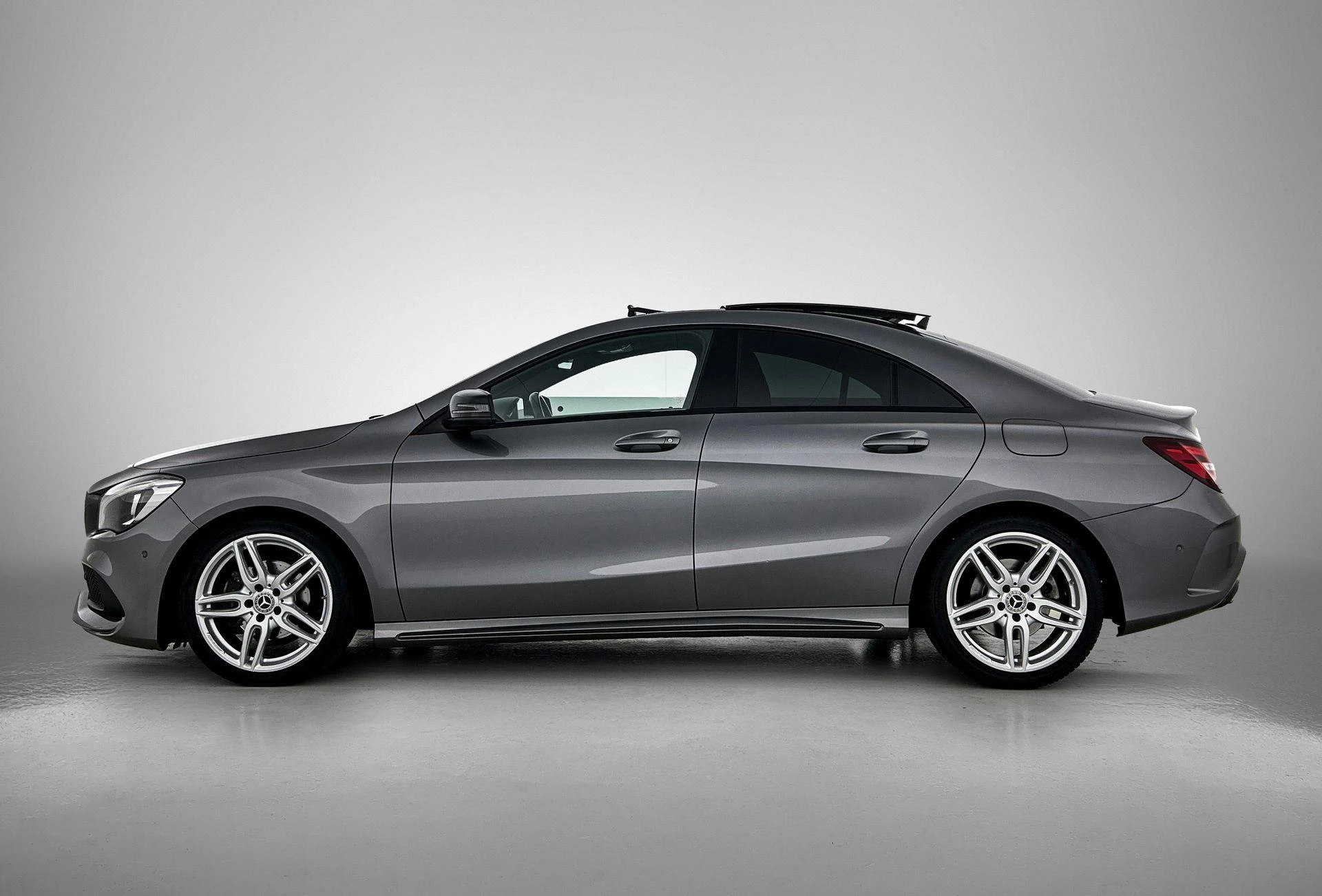 Mercedes-Benz-CLA-image-1