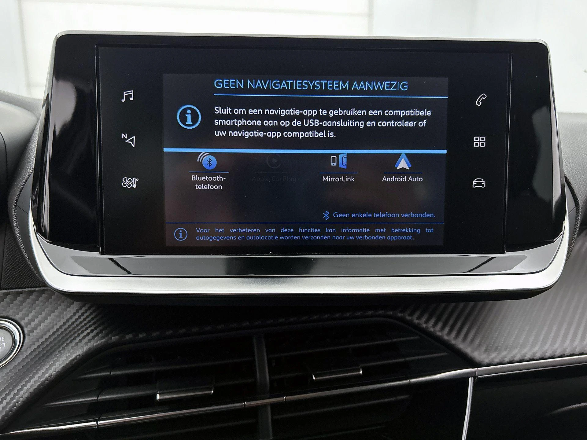Peugeot-208-image-23