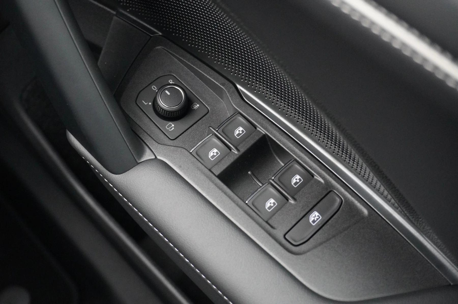 Volkswagen-Tiguan-image-34