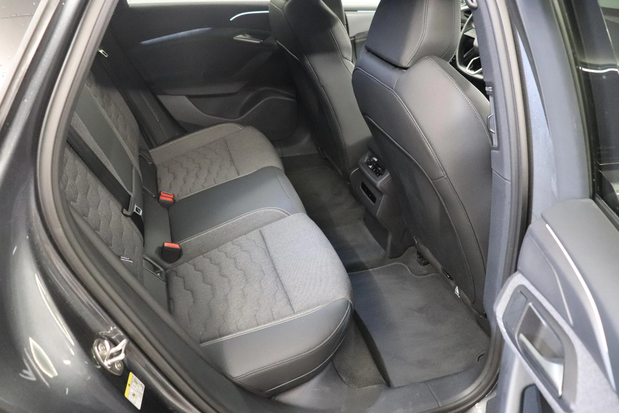 Audi-A6 Avant e-tron-image-9