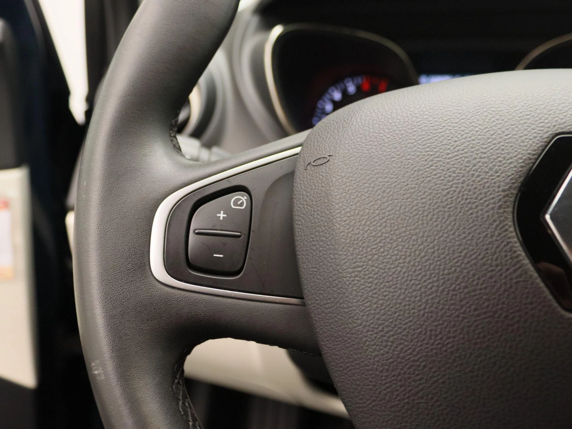 Renault-Captur-image-16