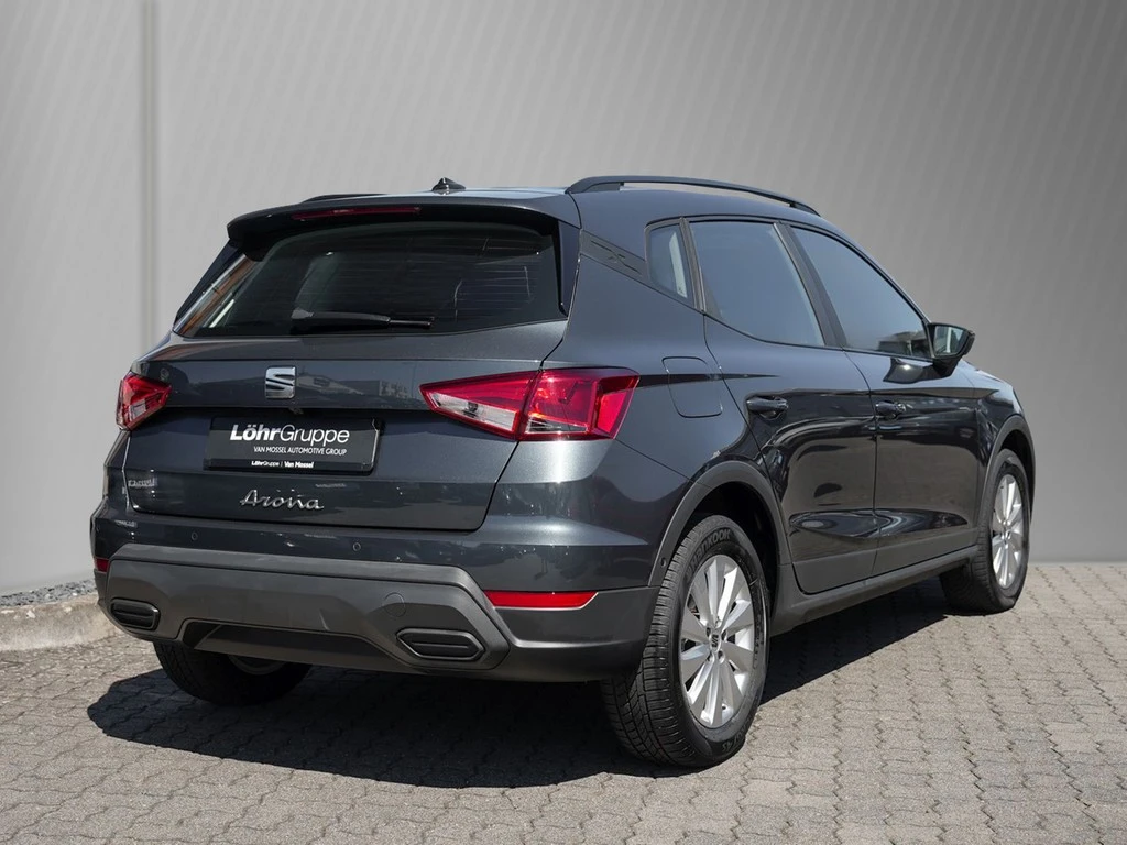 SEAT-Arona-image-3