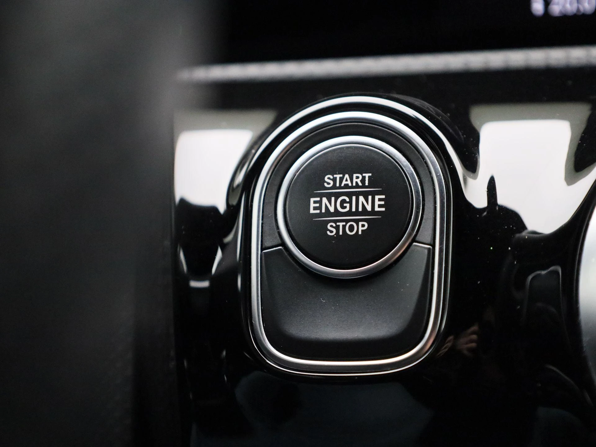 Mercedes-Benz-CLA-image-24