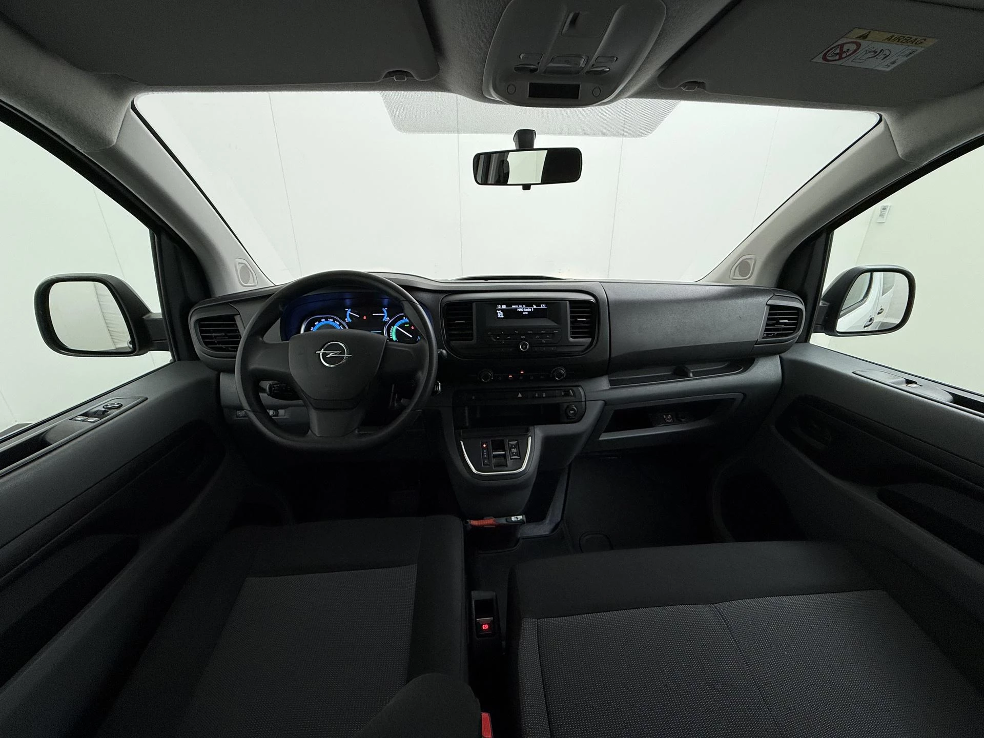 Opel-Vivaro-e-image-15