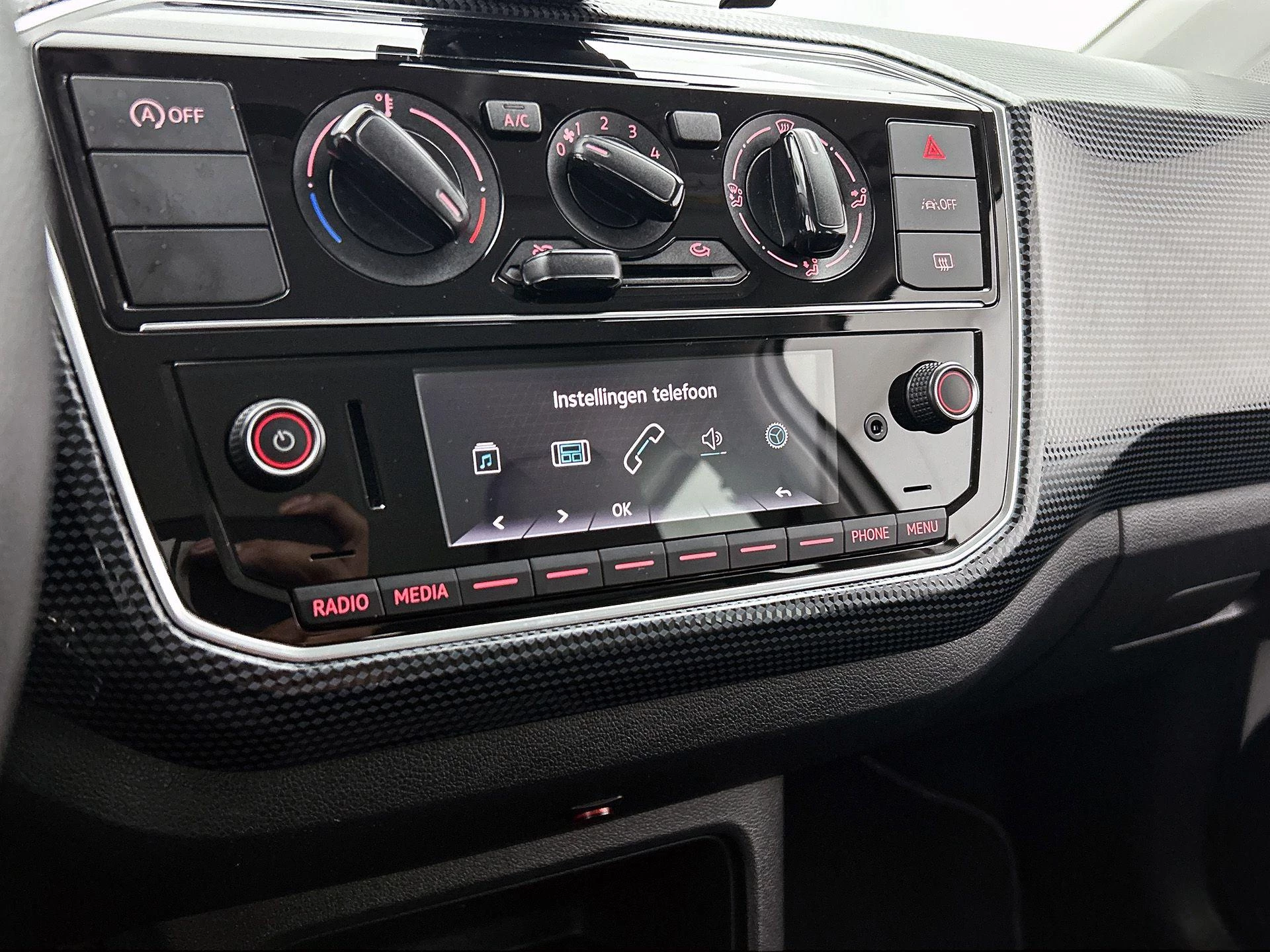 Volkswagen-up!-image-19