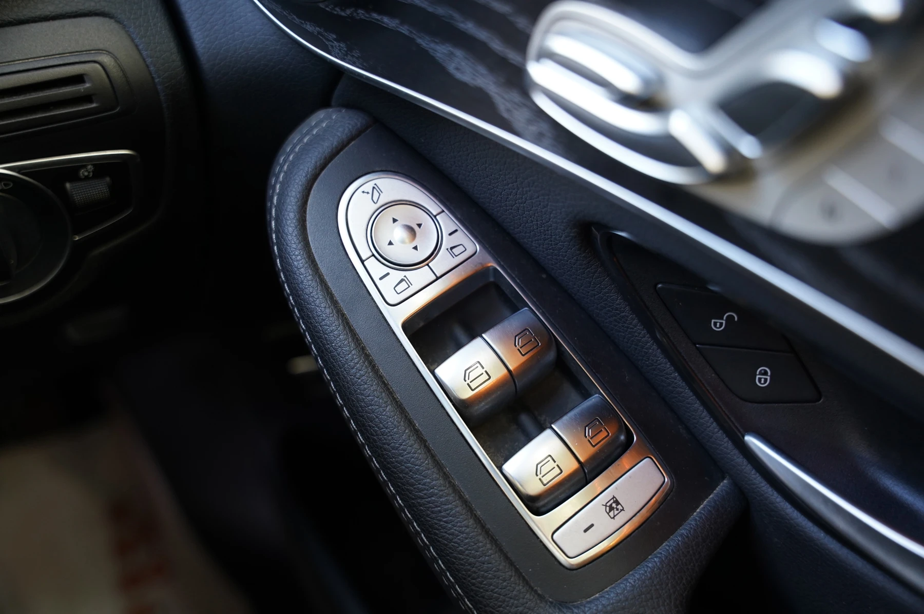 Mercedes-Benz-GLC-image-20