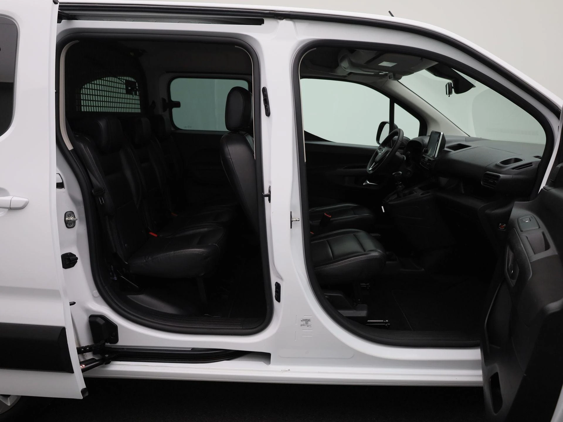 Opel-Combo Life-image-24