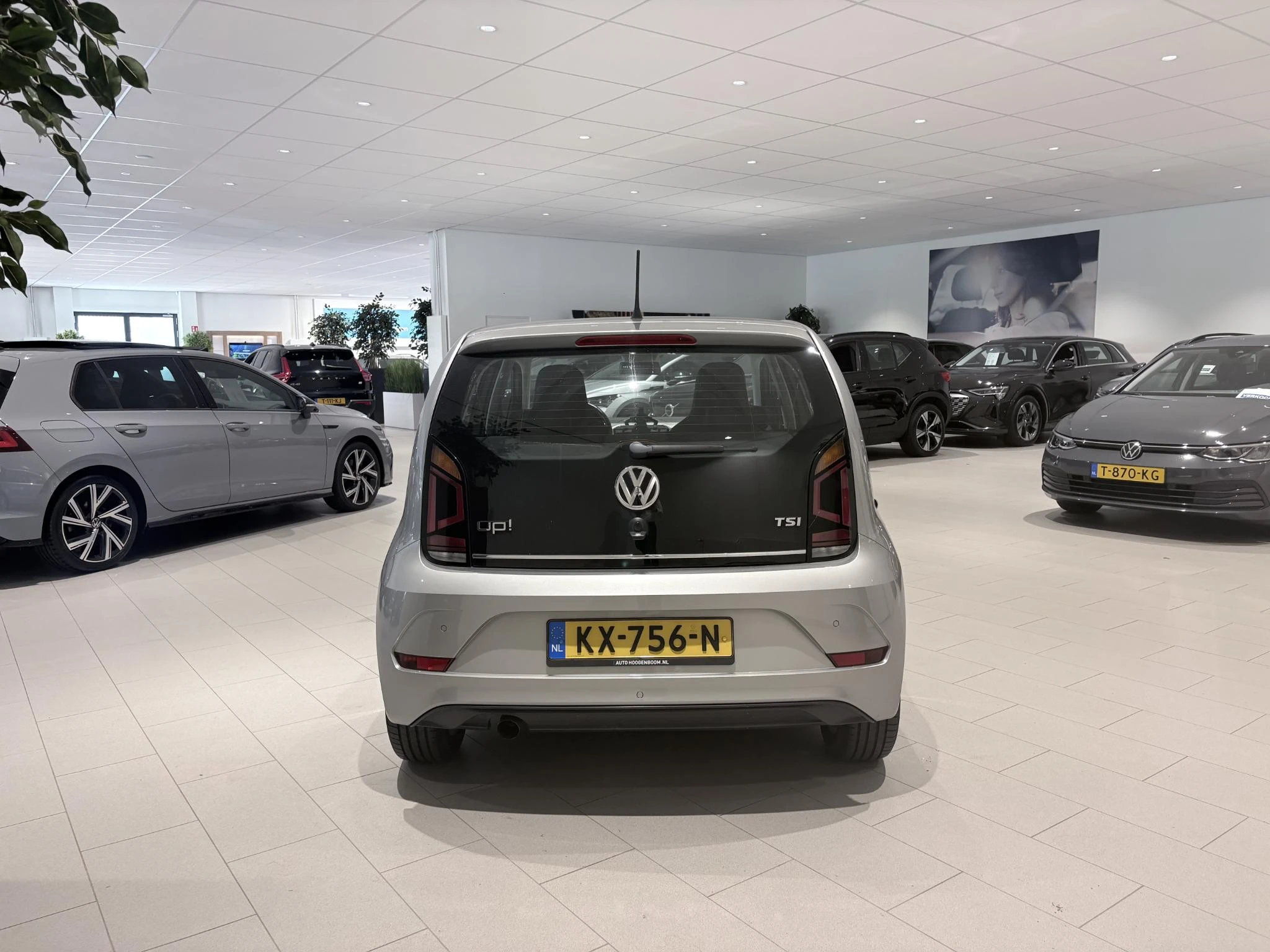 Volkswagen-up!-image-3