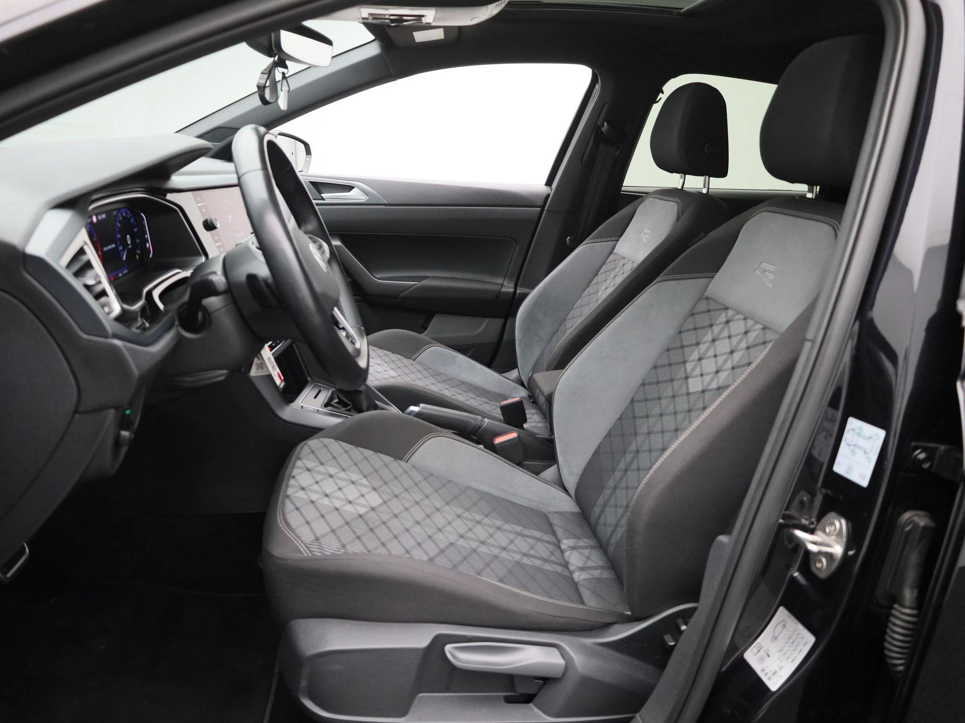 Volkswagen Polo - 11