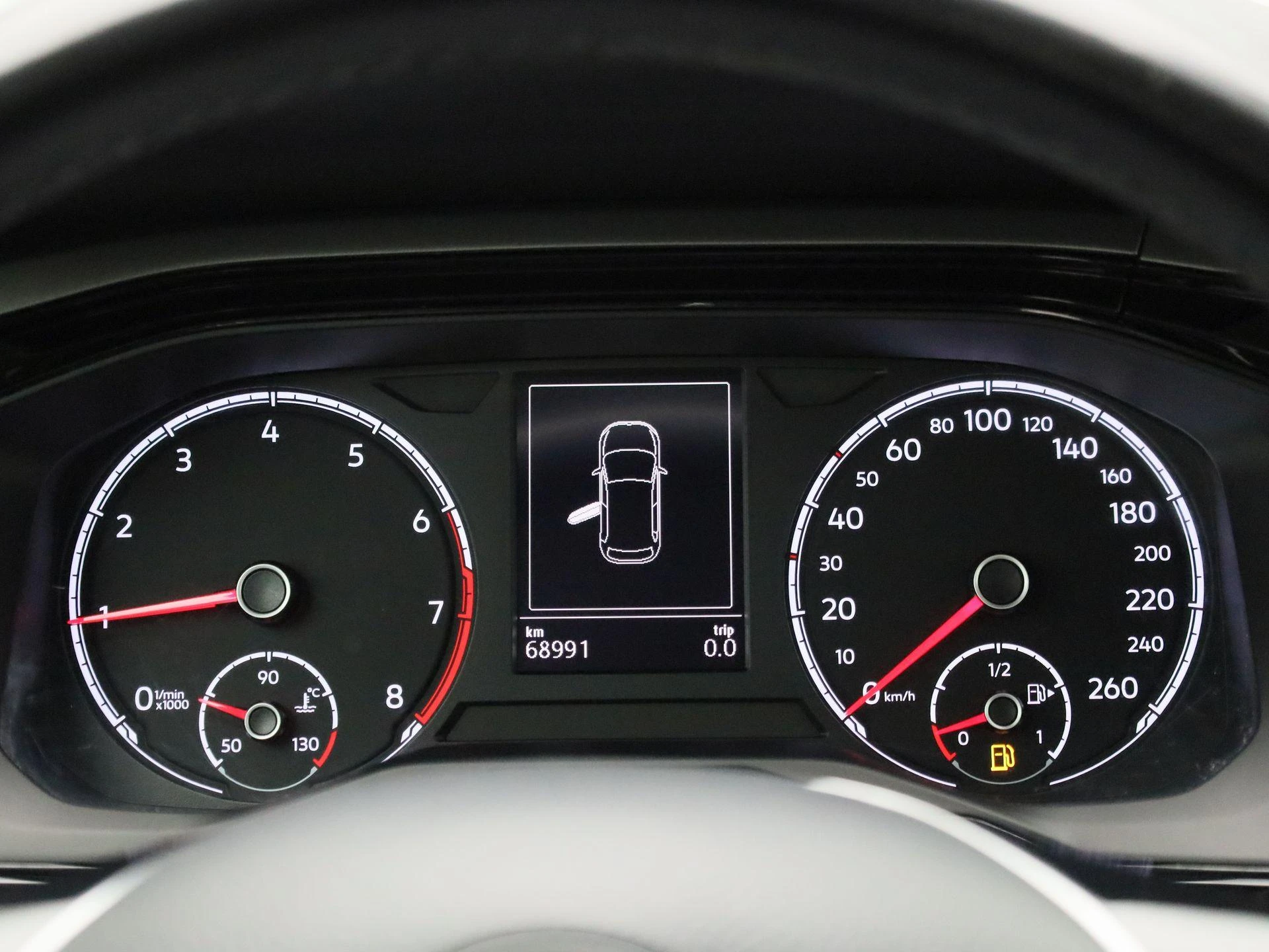 Volkswagen-Polo-image-7