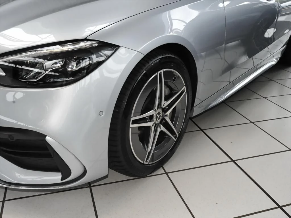 Mercedes-Benz-C-Klasse 300-image-6