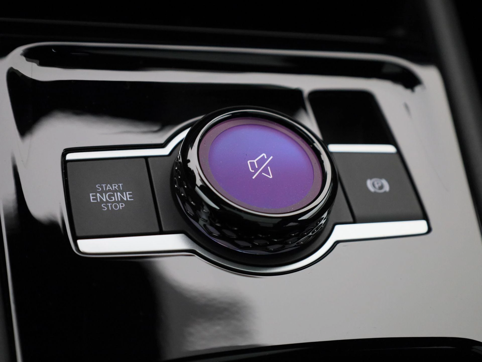 Volkswagen-Tiguan-image-19