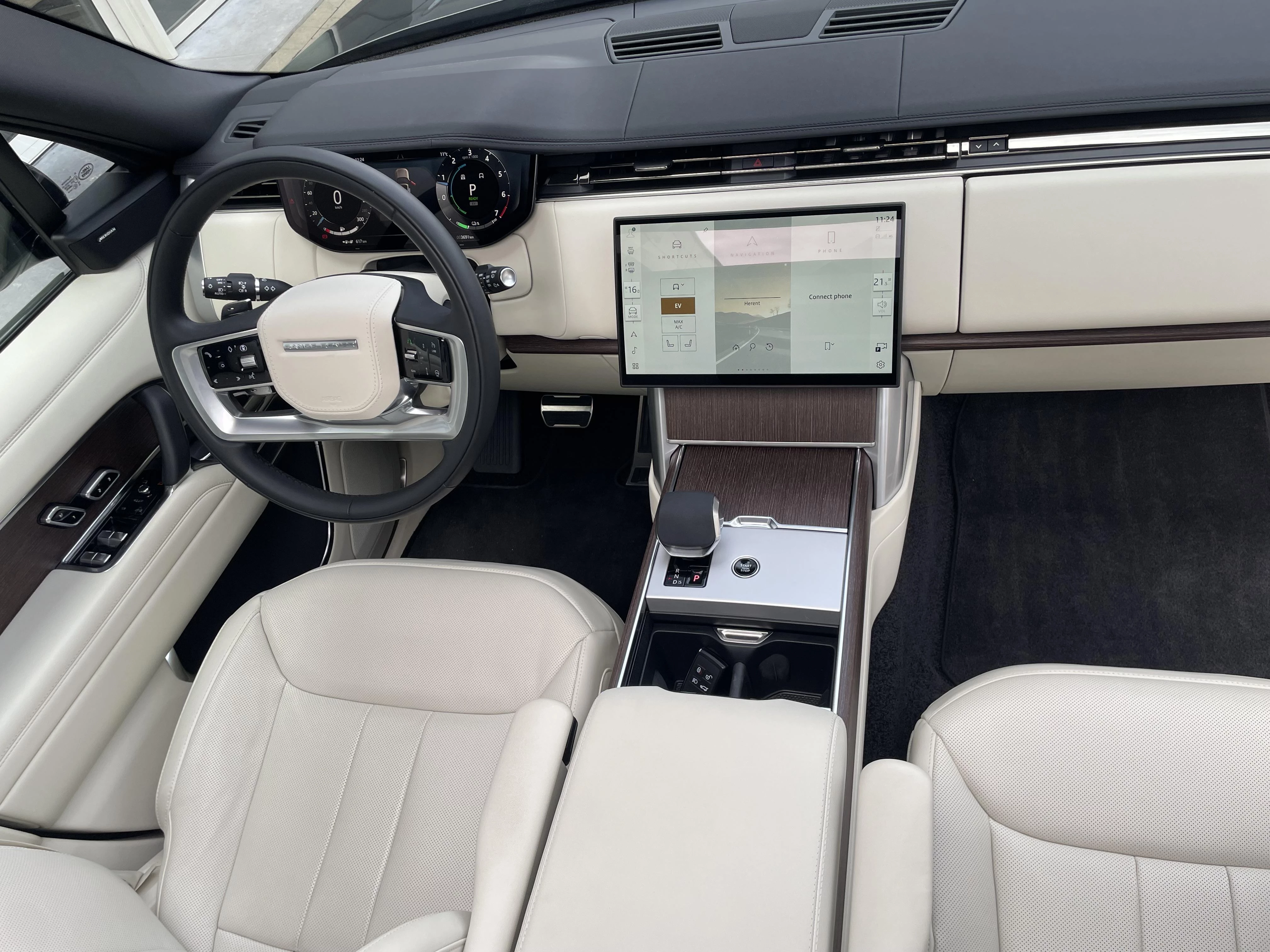 Land Rover Range Rover SWB P460e SE