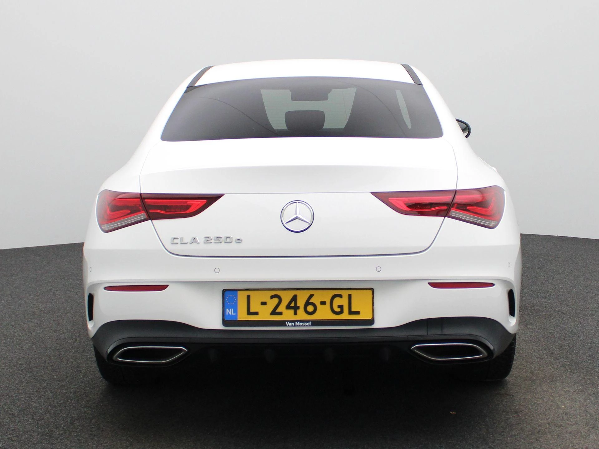Mercedes-Benz-CLA-image-5