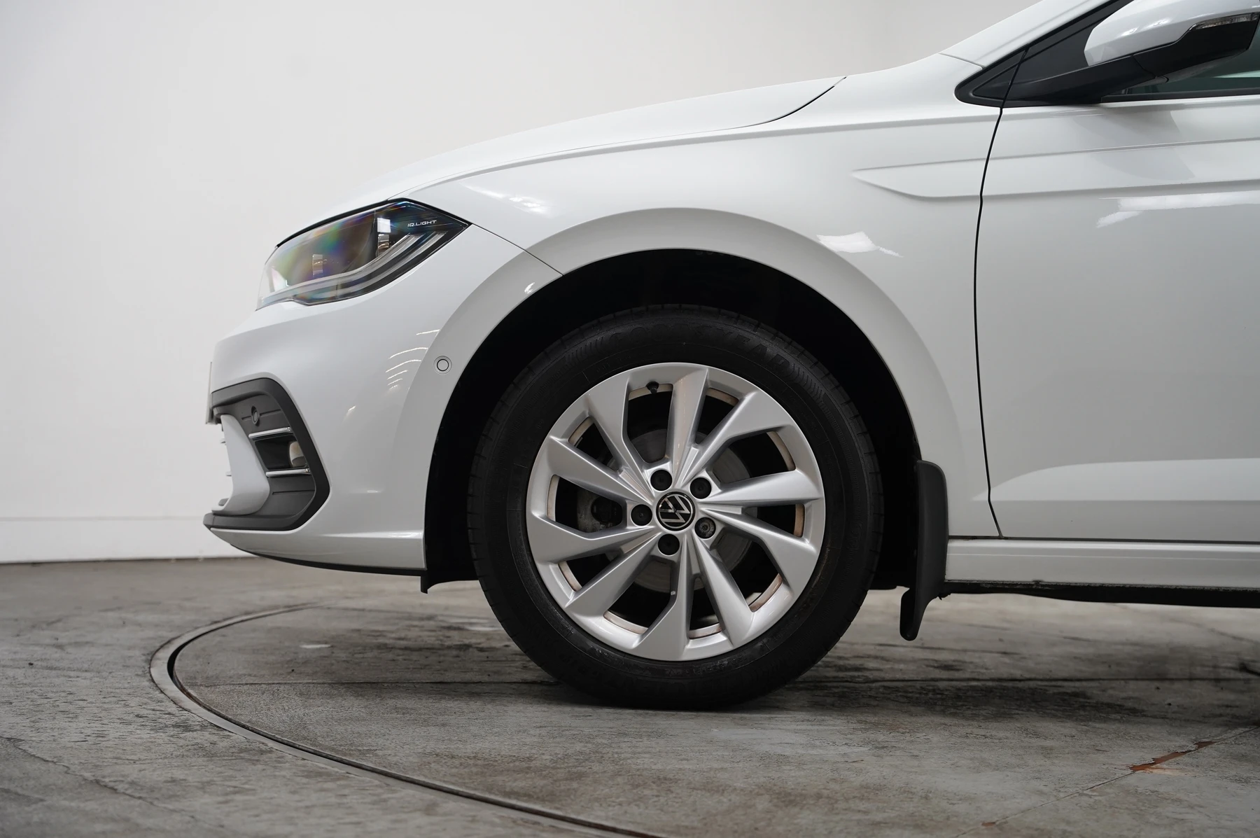 Volkswagen-Polo-image-4