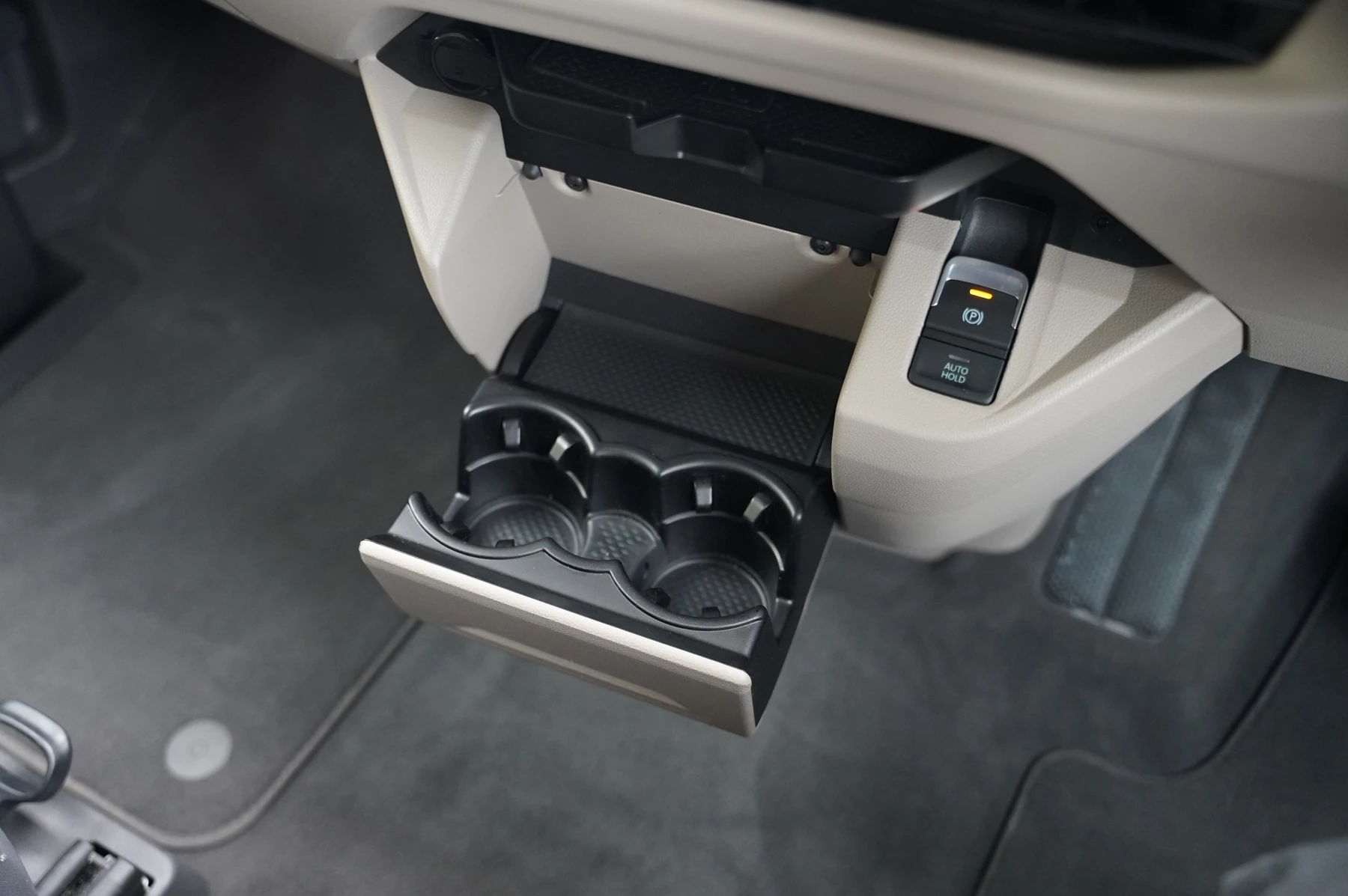 Volkswagen-California-image-26