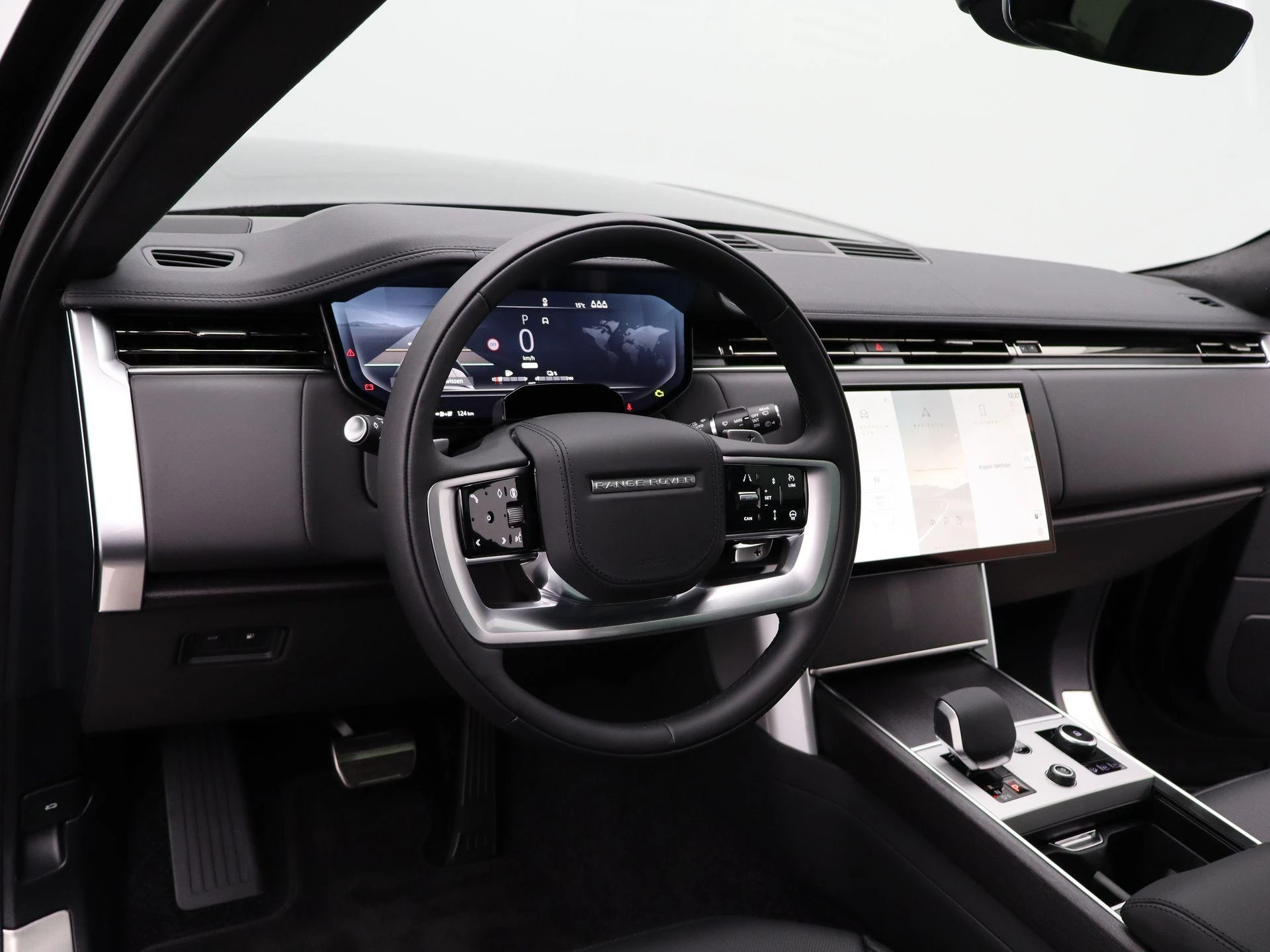 Land Rover-Range Rover-image-32
