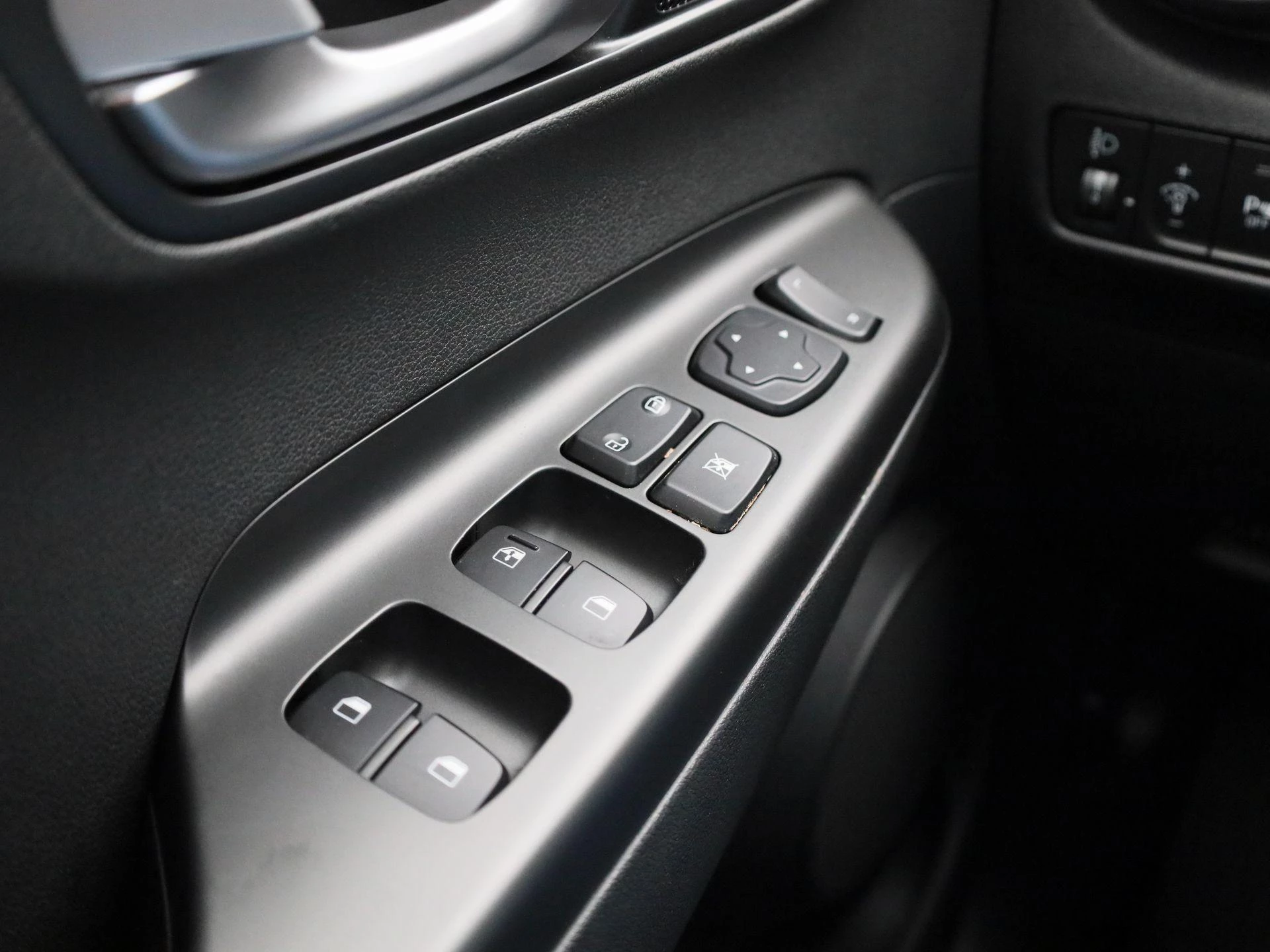 Hyundai-Kona-image-28