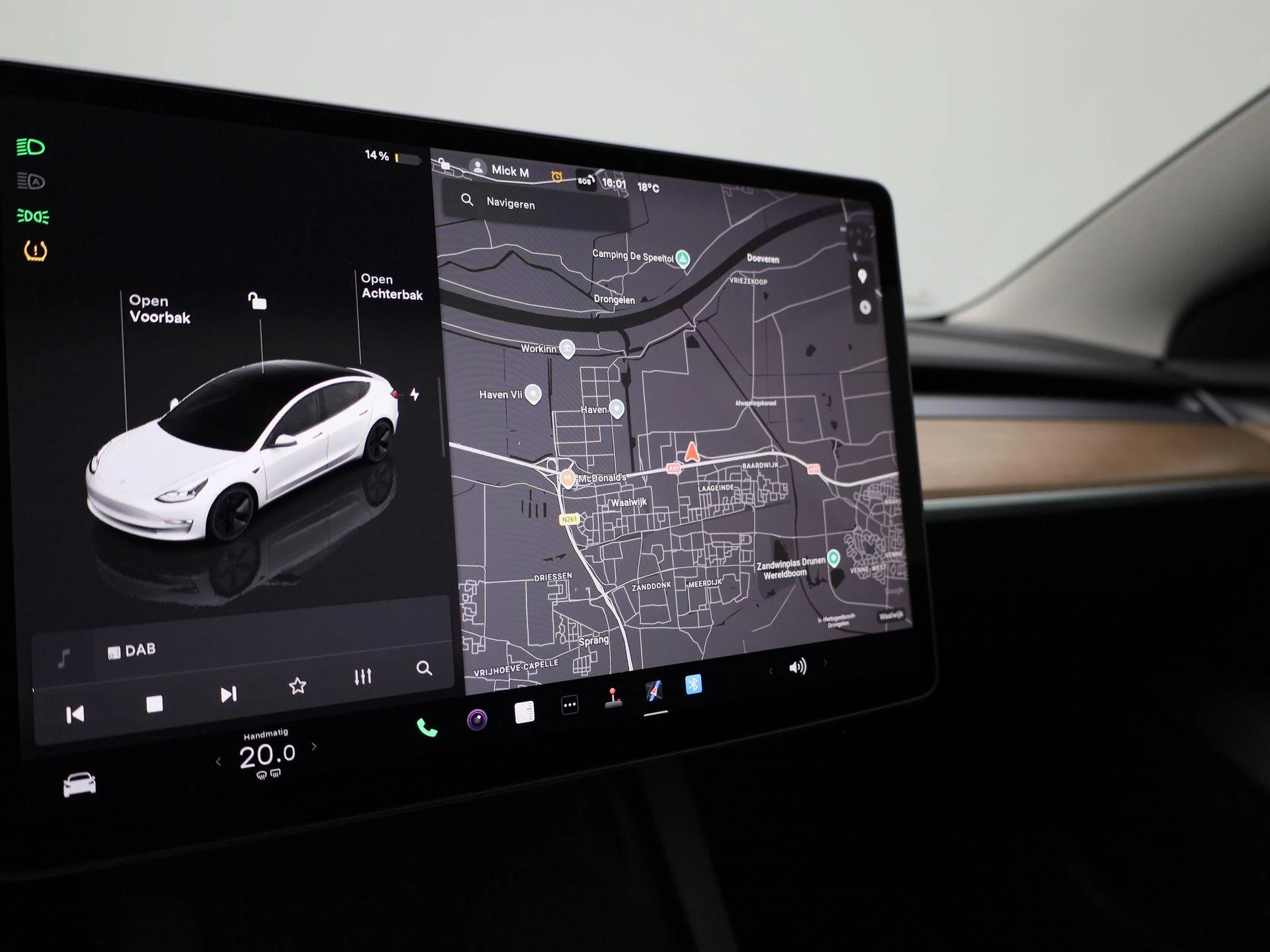 Tesla-Model 3-image-25