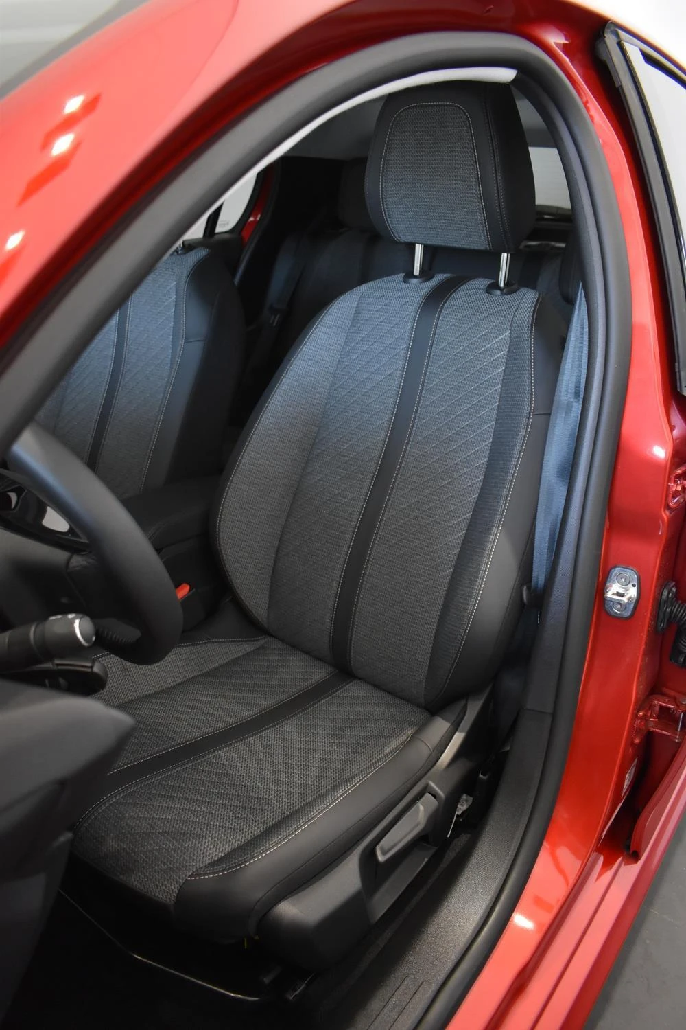 Peugeot-208-image-9