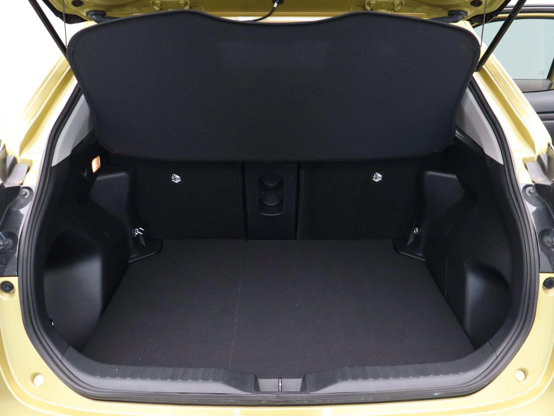 Toyota-Yaris Cross-image-30