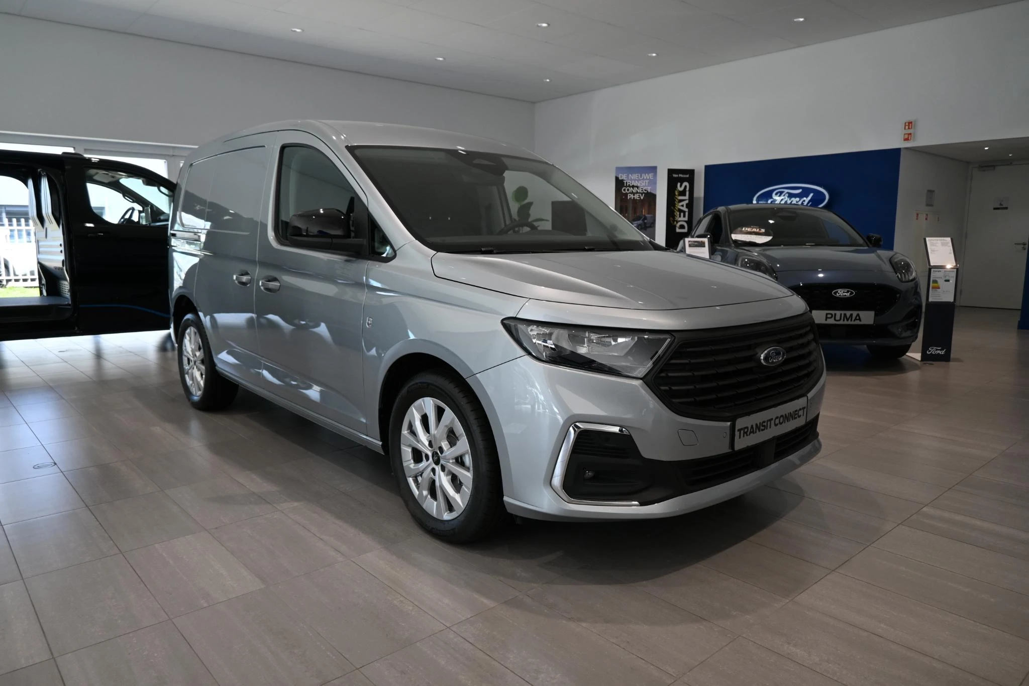 Ford-Transit Connect-image-2