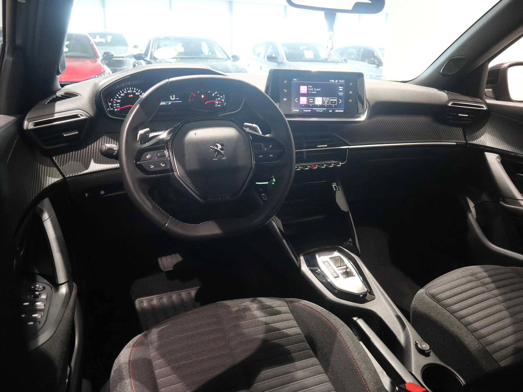 Peugeot-2008-image-18