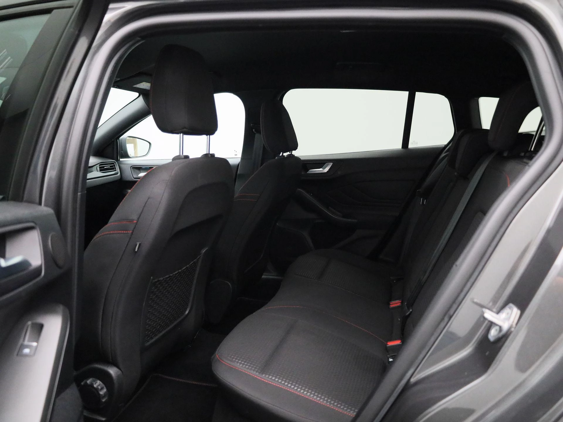 Ford Focus Wagon 1.0 EcoBoost Hybrid ST Line X