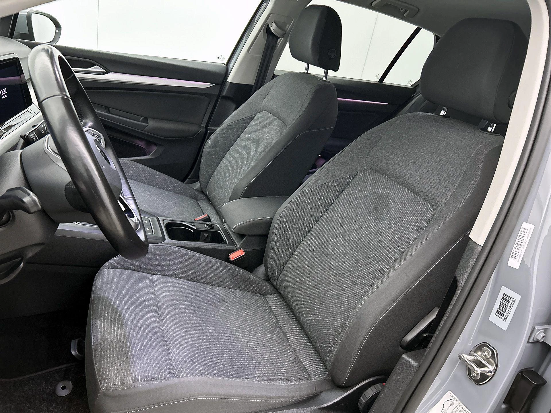 Volkswagen-Golf-image-43