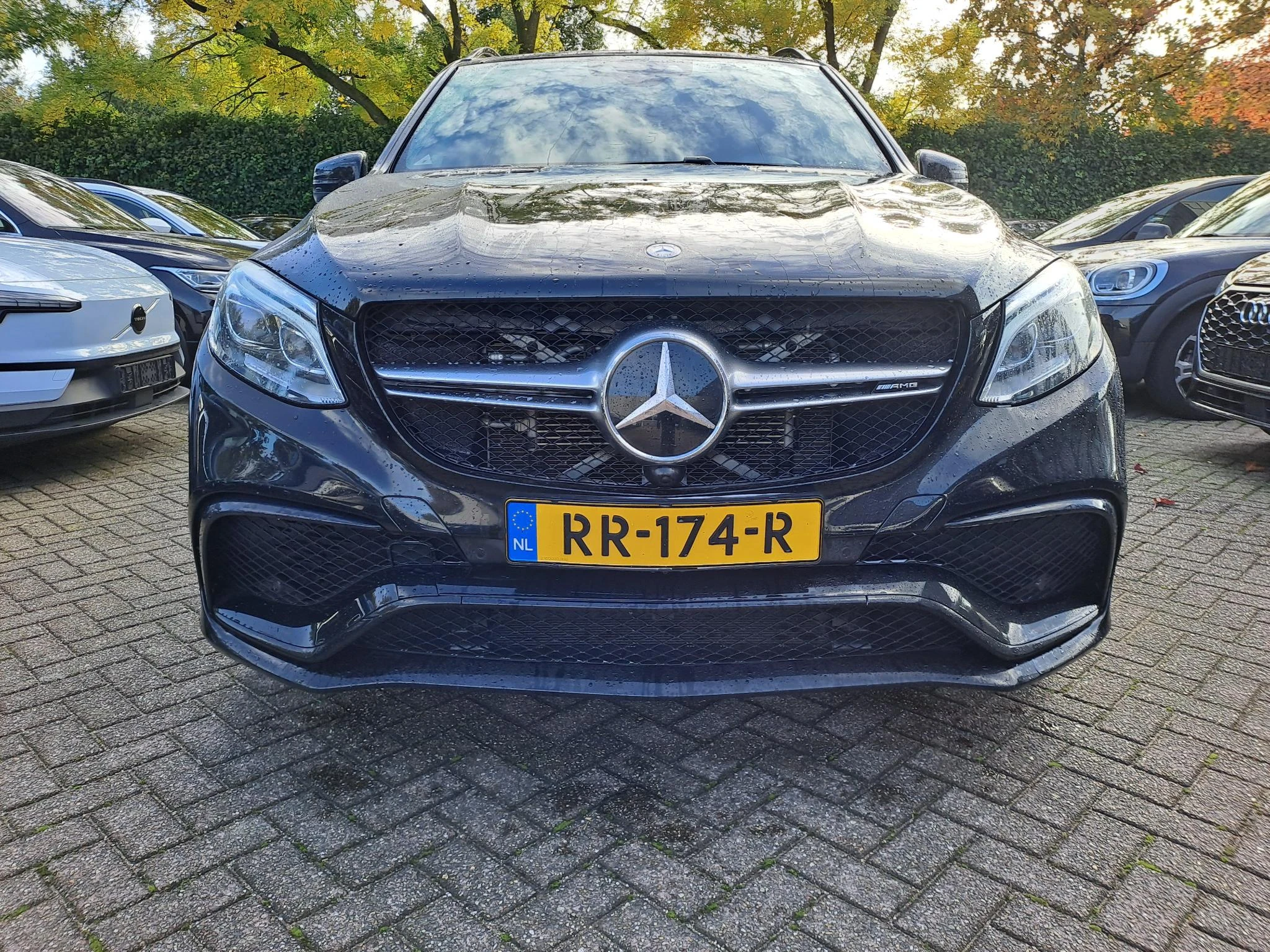 Mercedes-Benz-GLE-image-2