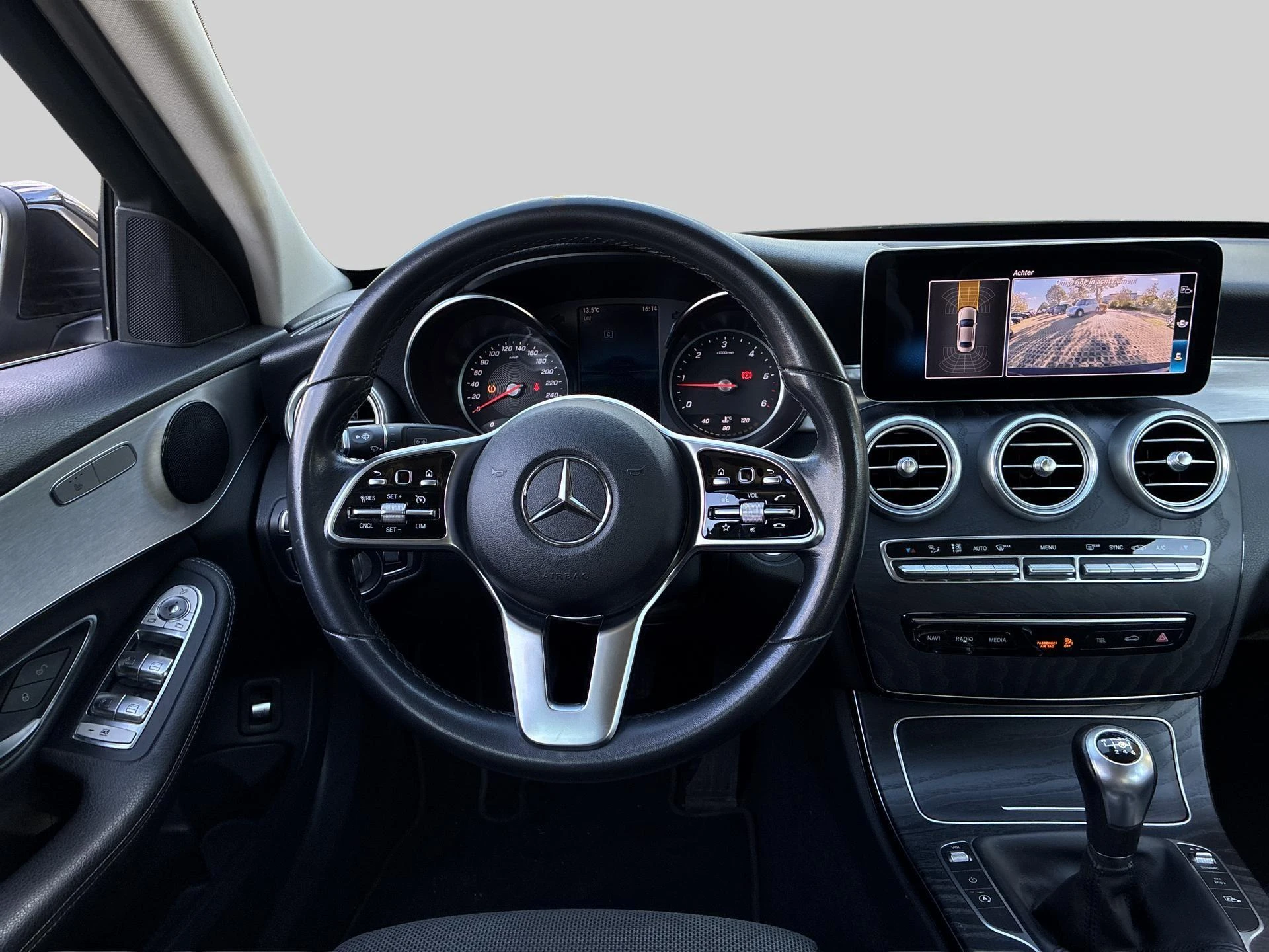 Mercedes-Benz-C-Klasse-image-9