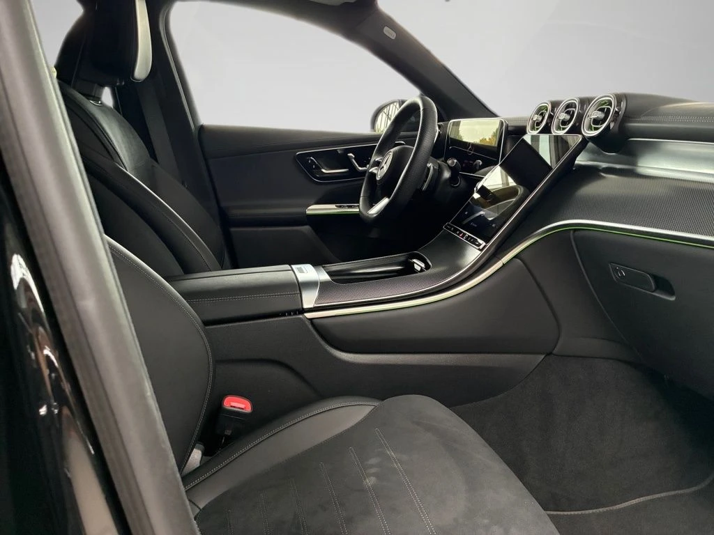 Mercedes-Benz-GLC 220 d-image-15