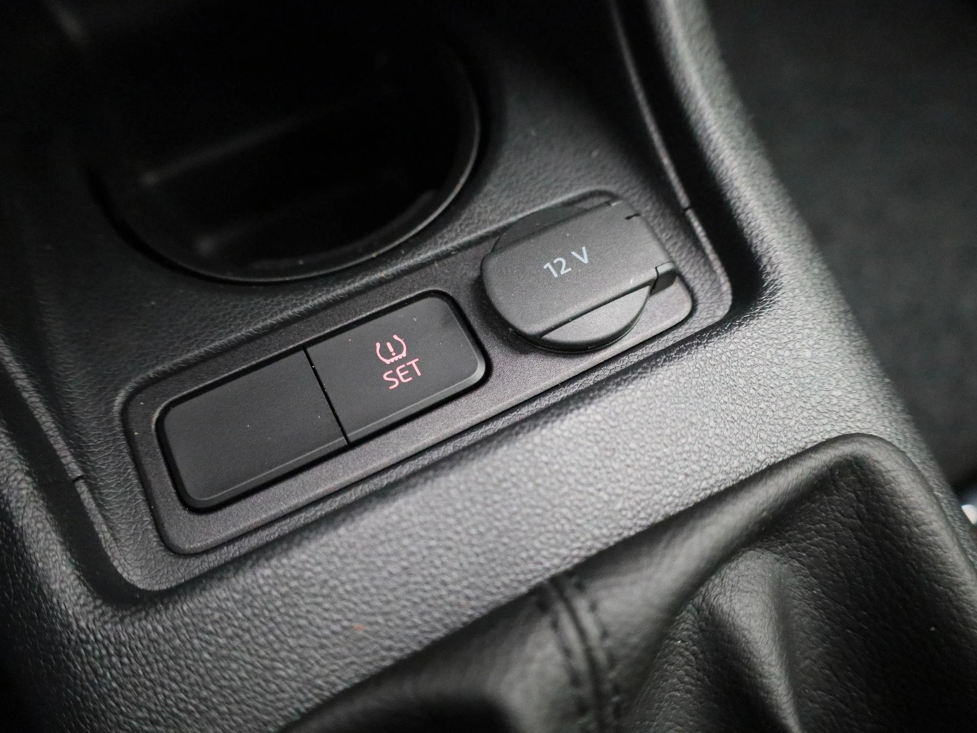 Volkswagen-up!-image-17