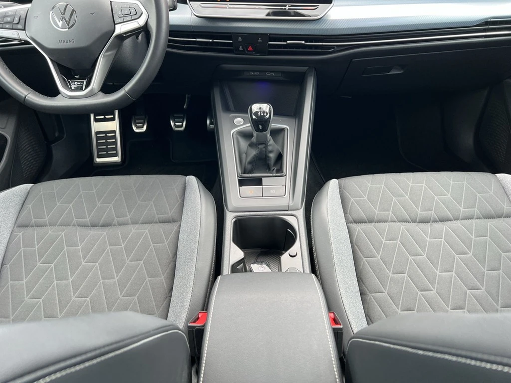 Volkswagen-Golf-image-8