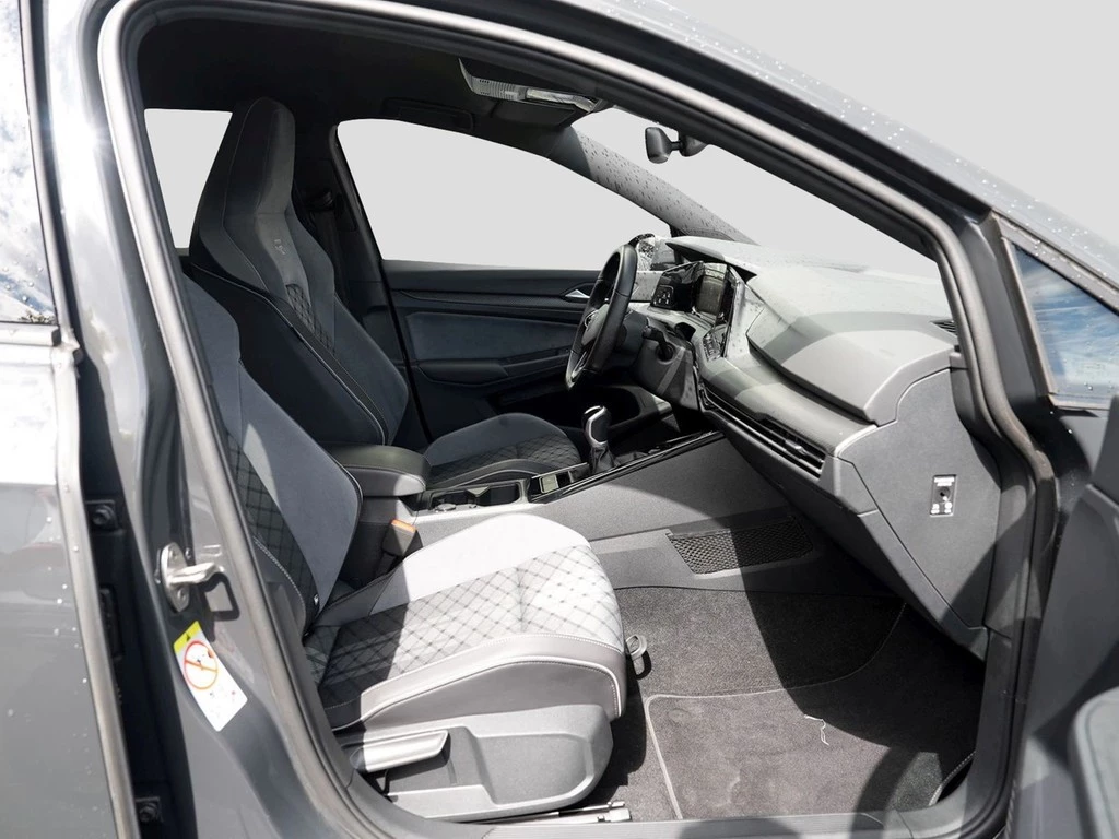 Volkswagen Golf VIII 1.5 TSI R-Line Navi/LED/SHZ