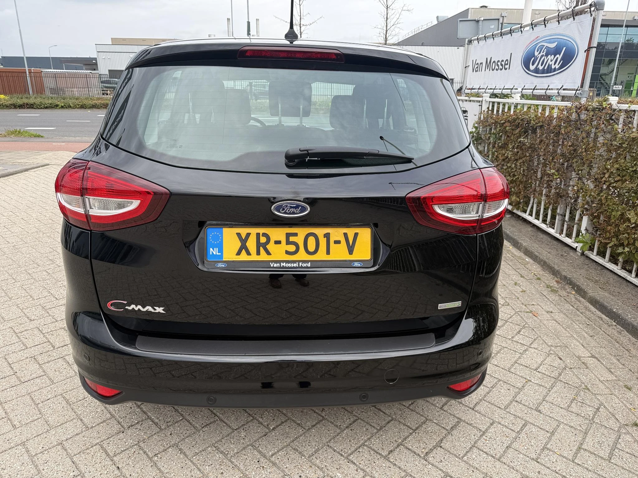 Ford-C-MAX-image-3