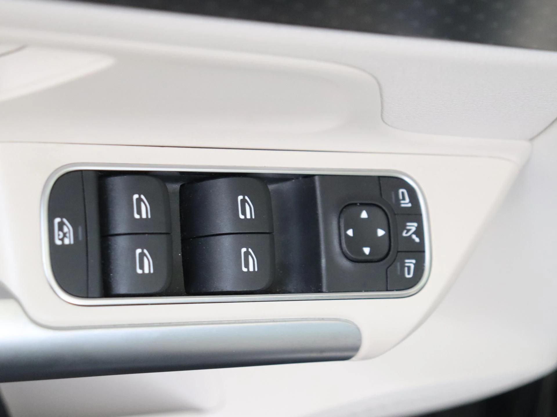Mercedes-Benz-B-Klasse-image-27