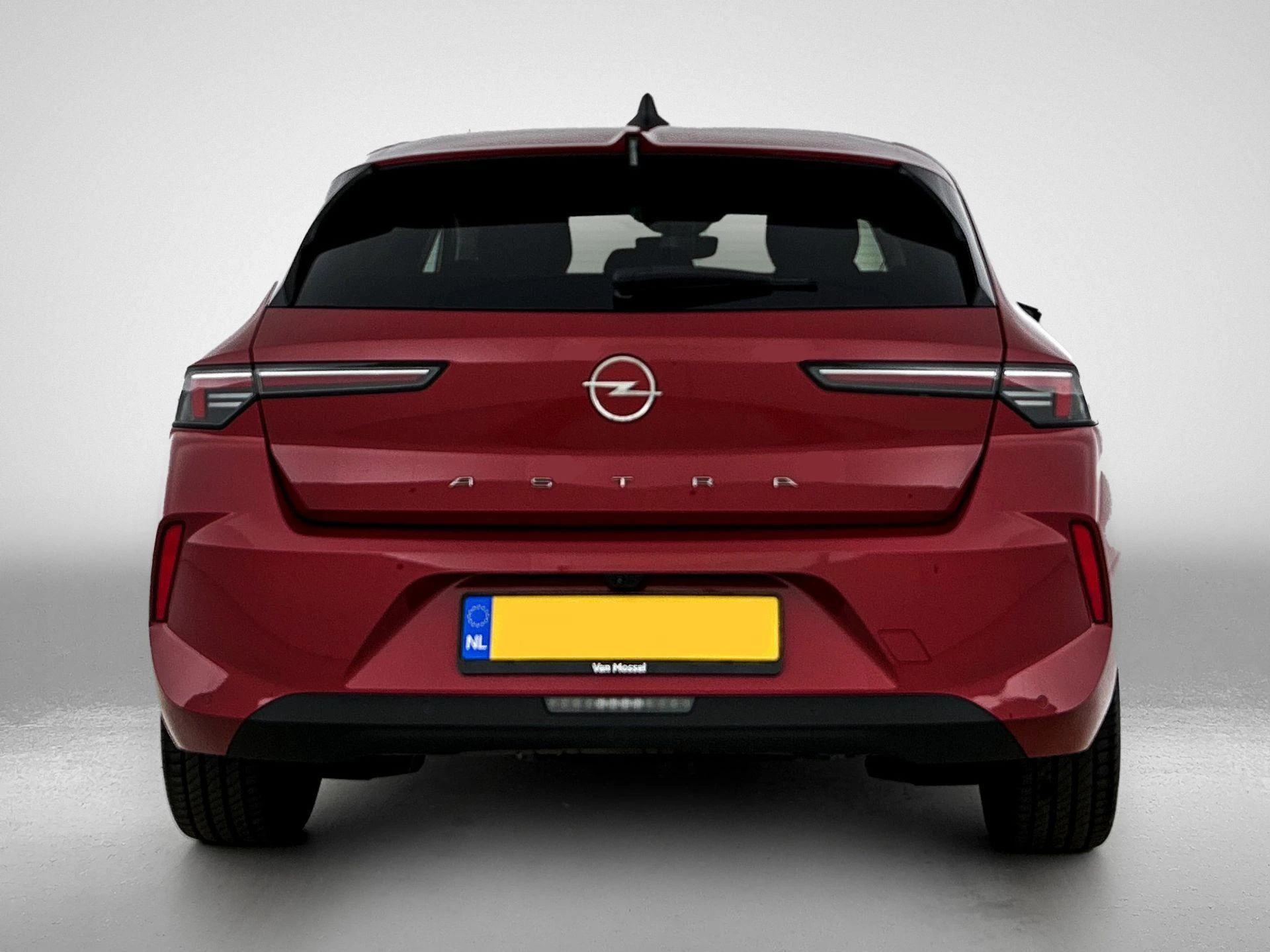 Opel-Astra-image-2