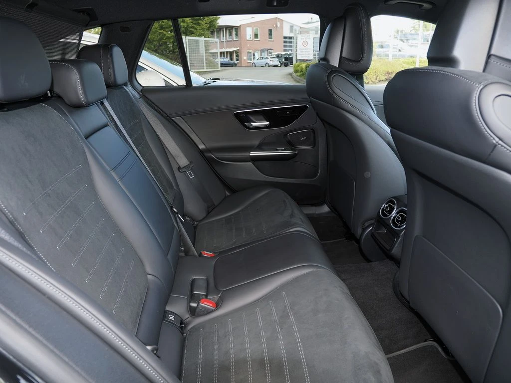Mercedes-Benz-C-Klasse 220-image-13