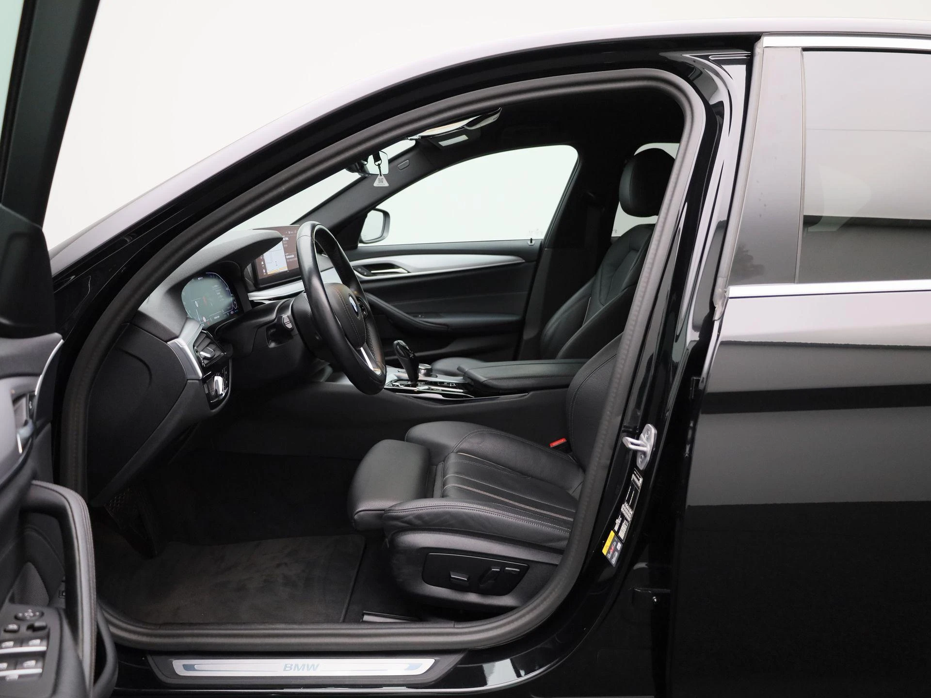 BMW-5 Serie-image-8