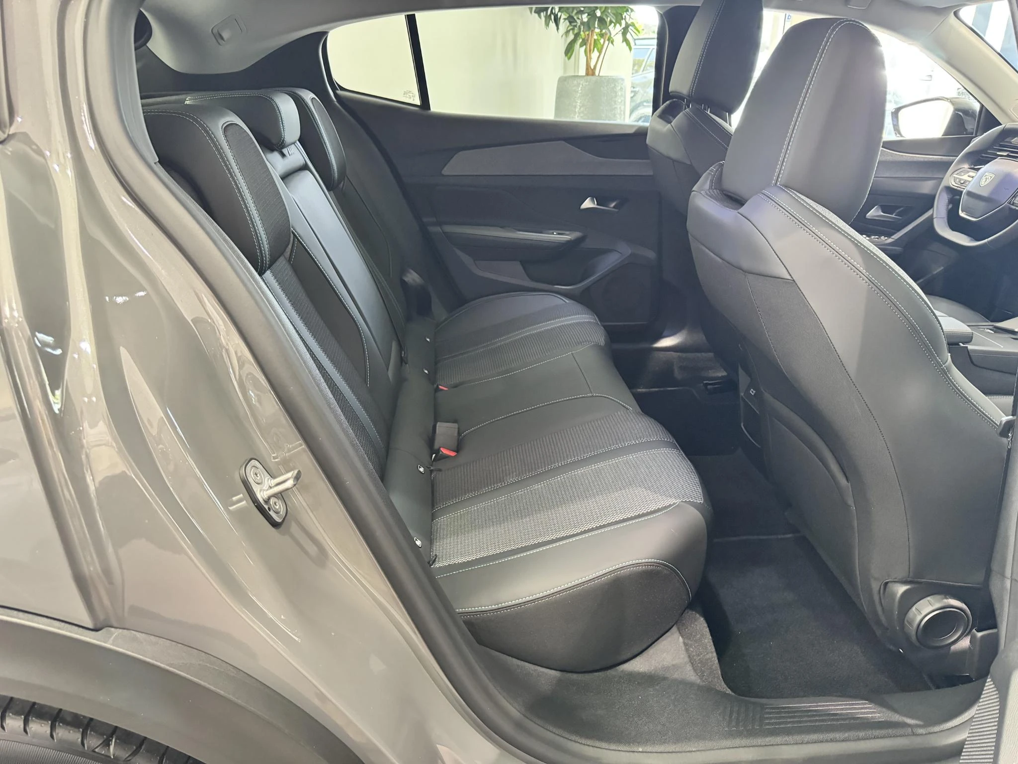 Peugeot-408-image-45