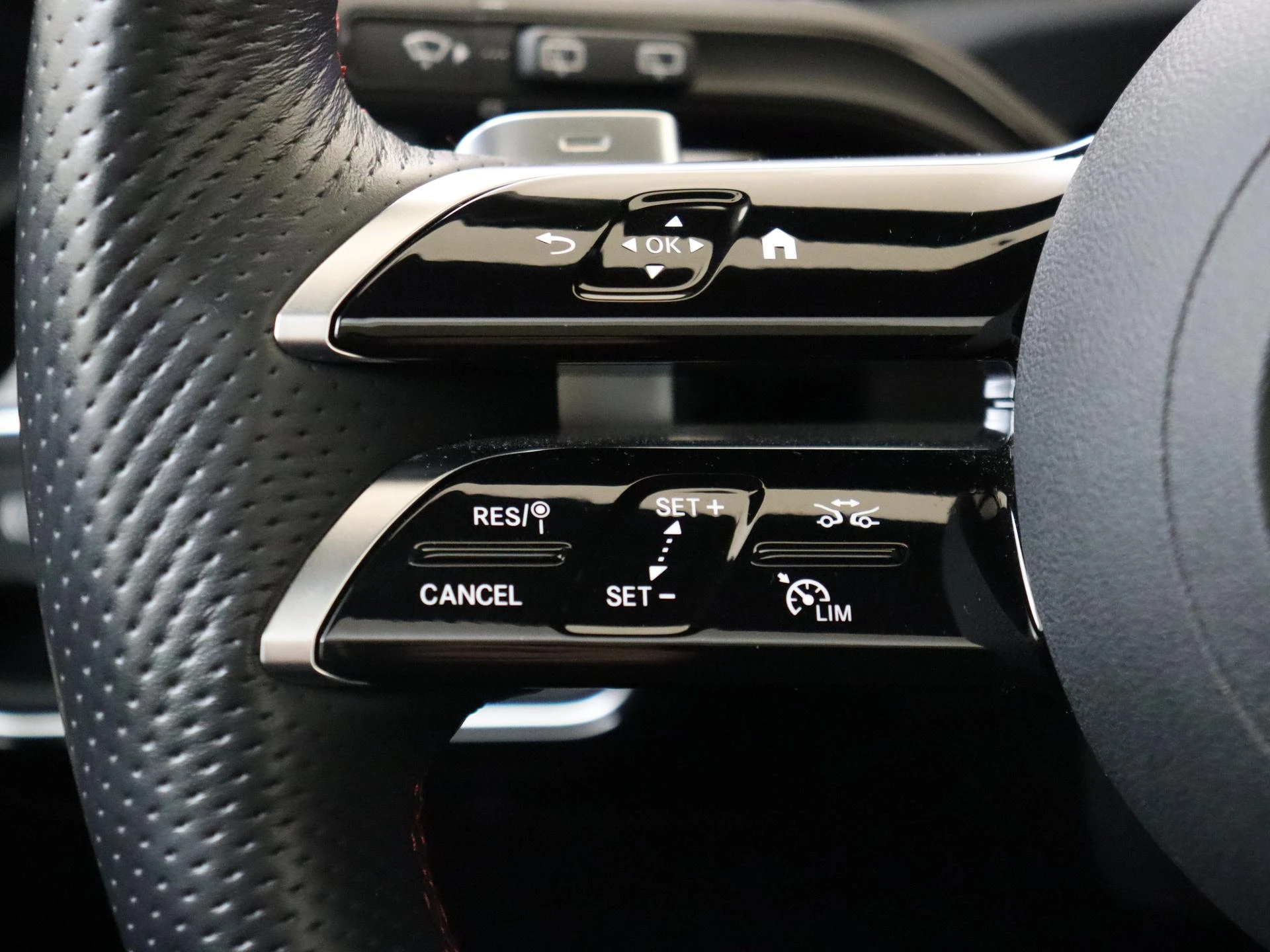 Mercedes-Benz-A-Klasse-image-11