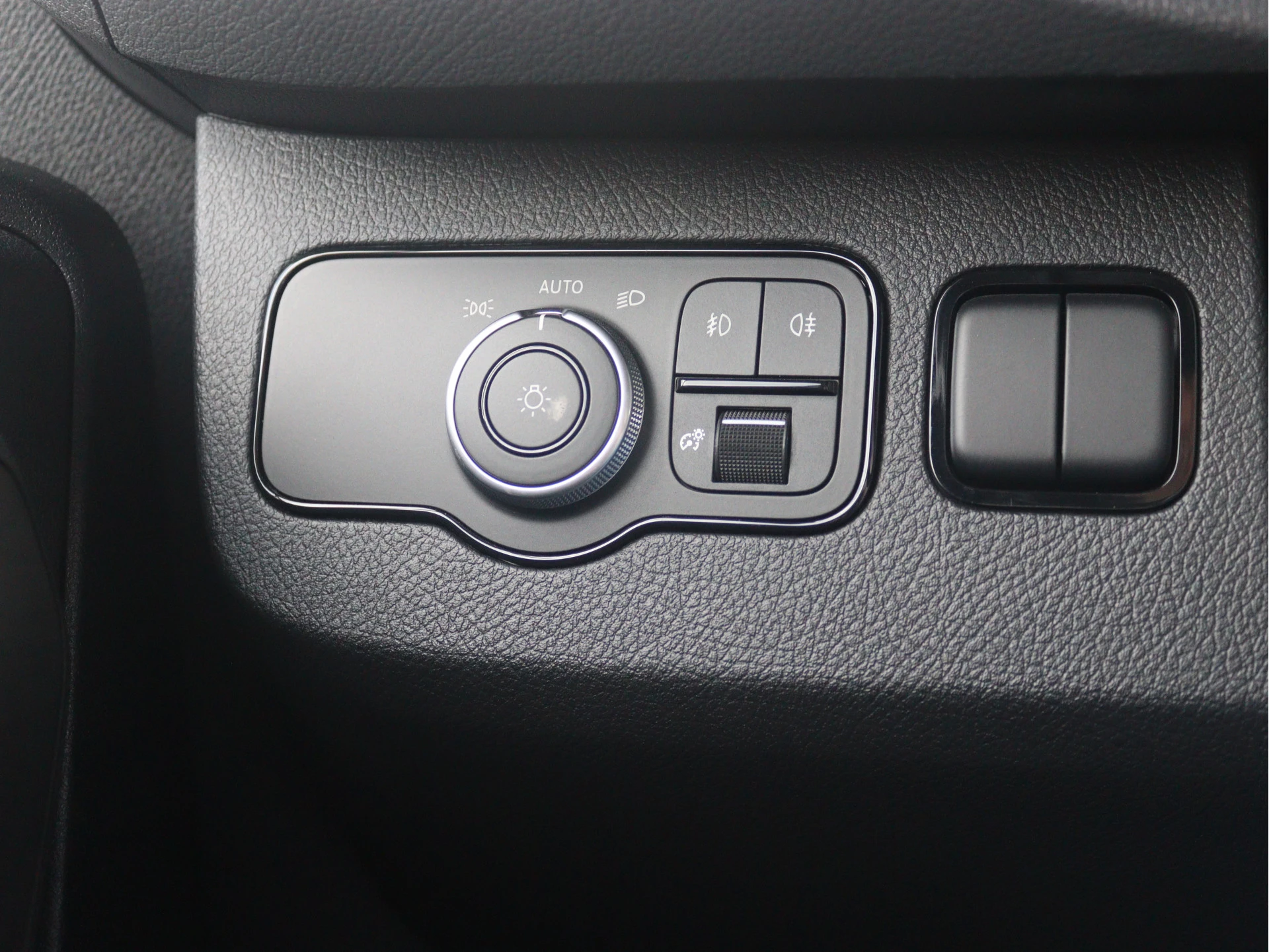 Mercedes-Benz-Sprinter-image-12