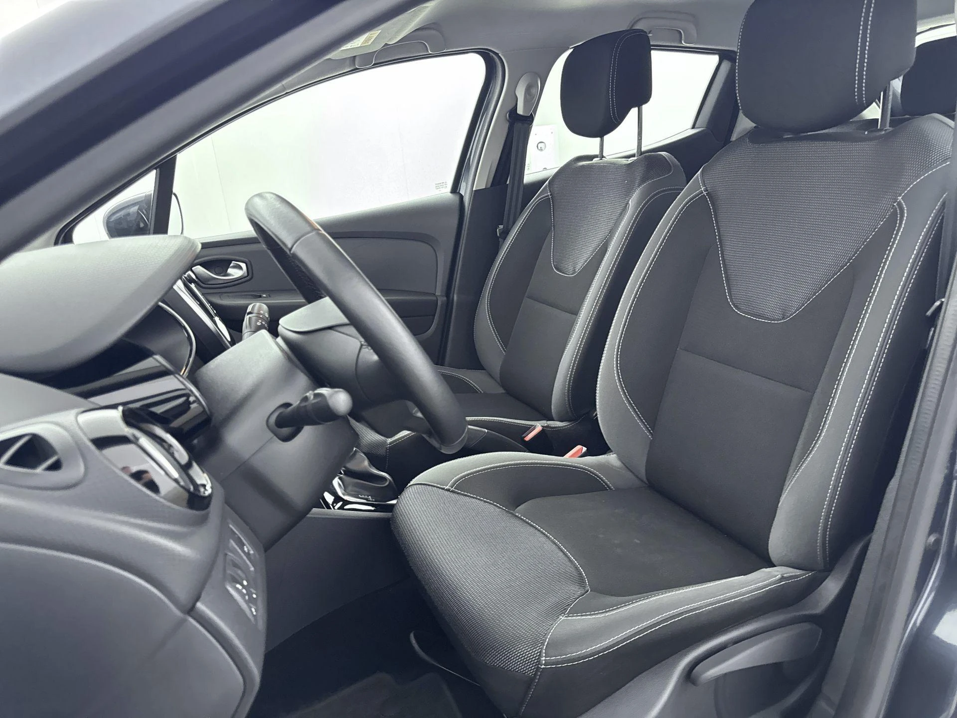 Renault-Clio-image-25
