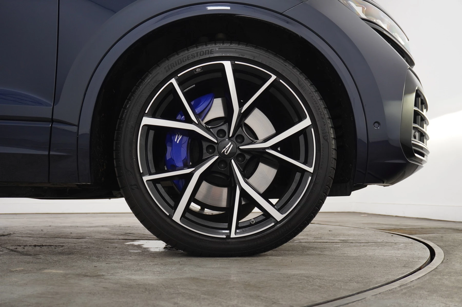 Volkswagen-Touareg-image-41