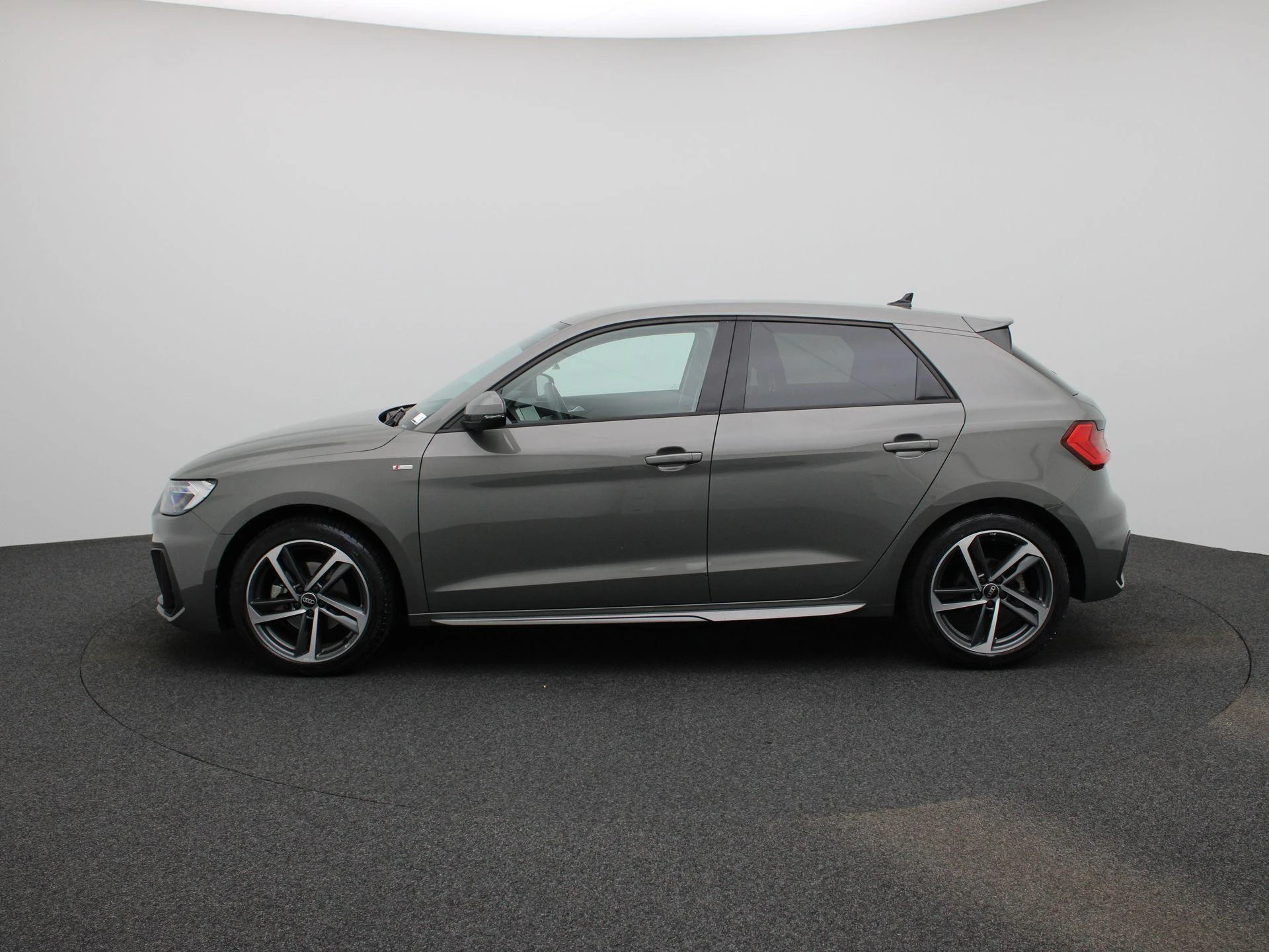 Audi-A1 Sportback-image-3