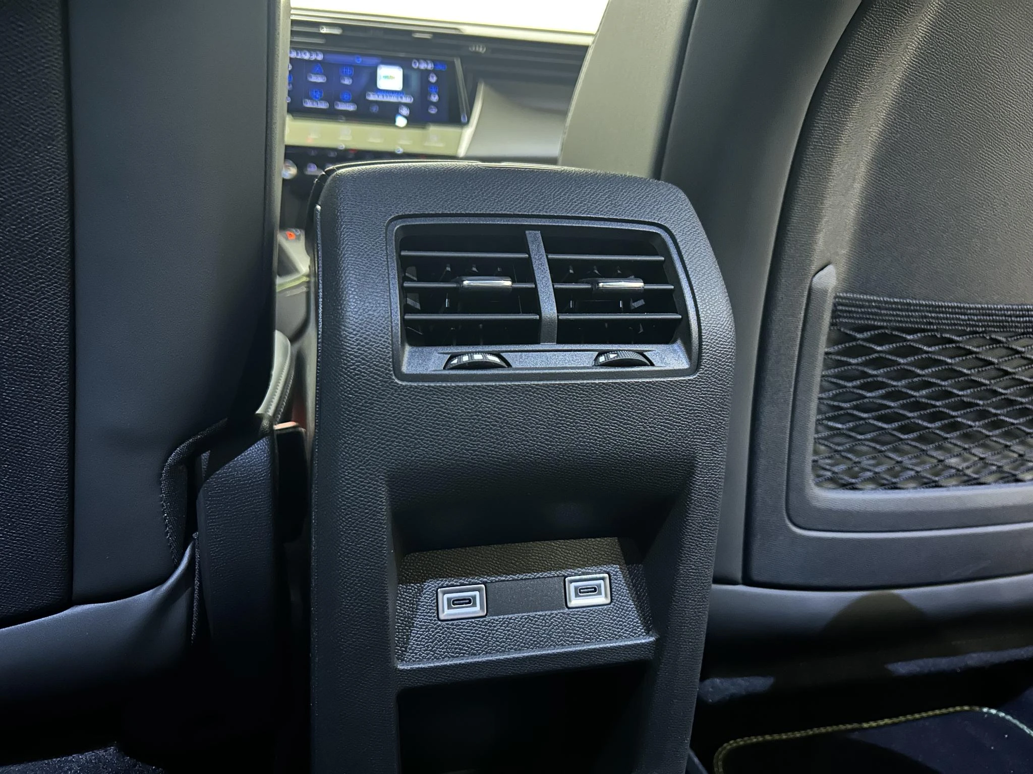 Peugeot-408-image-24