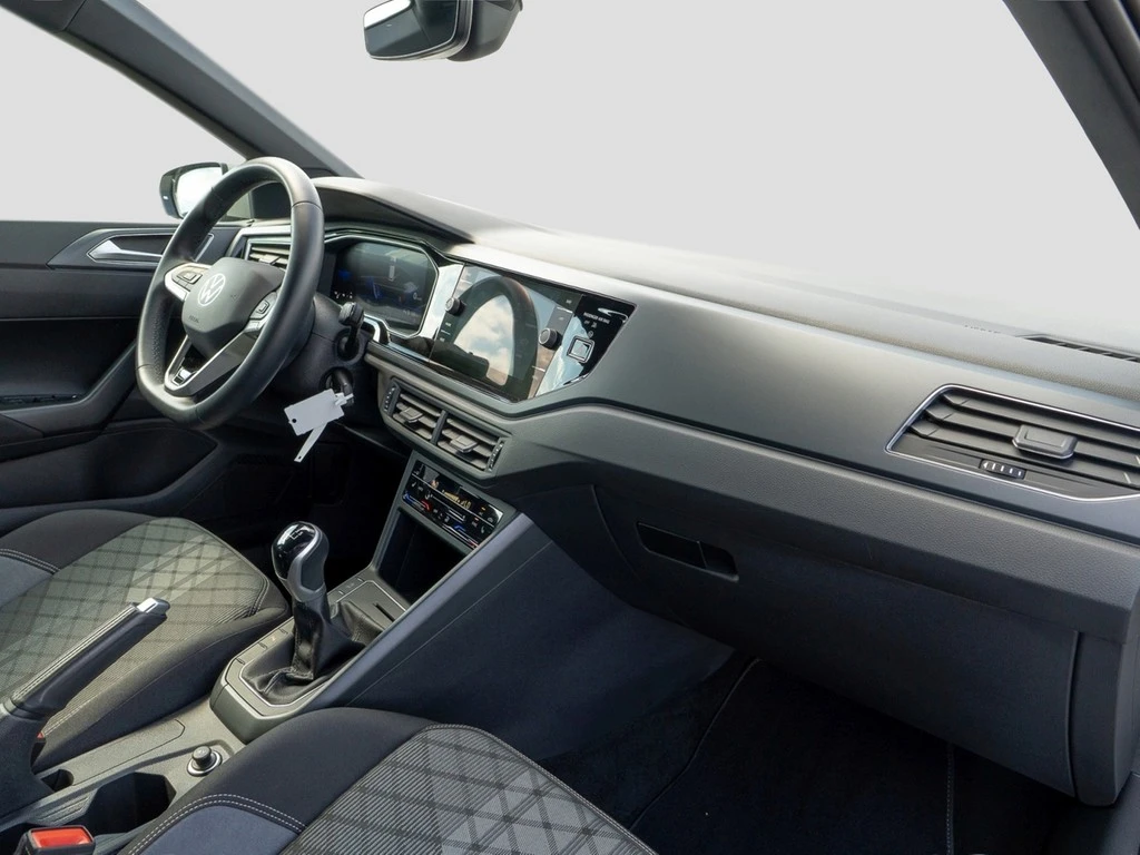 Volkswagen-Polo-image-7